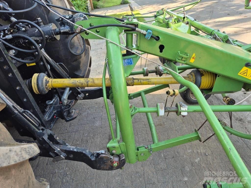 Krone KW7.70 耙與翻草機
