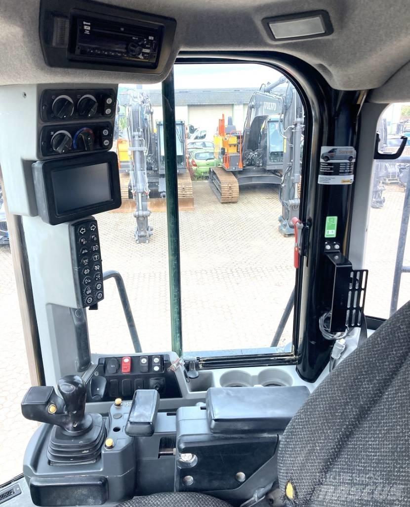CAT 972 M 輪胎式裝載機