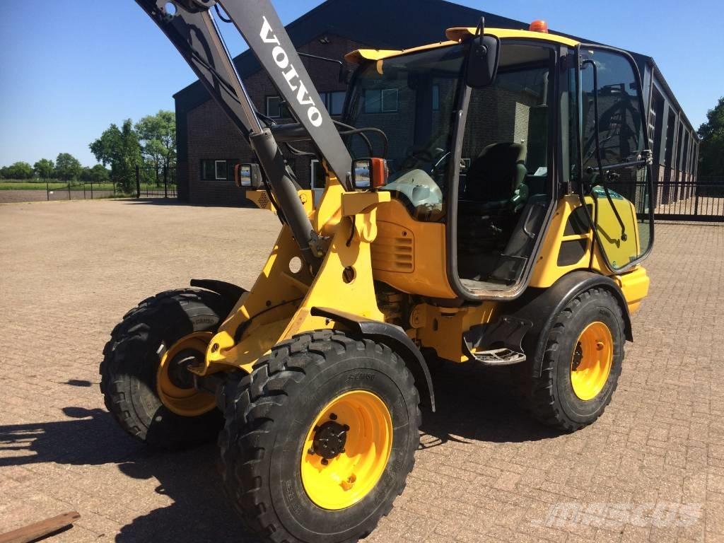 Volvo L 25 F 輪胎式裝載機