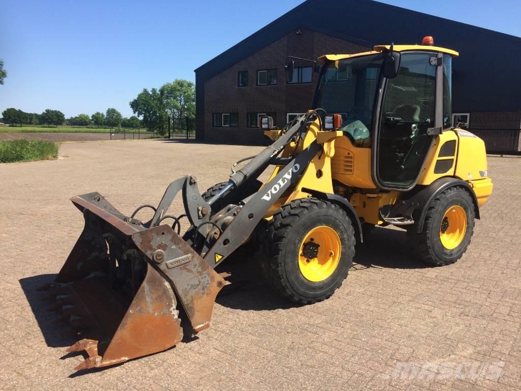 Volvo L 25 F 輪胎式裝載機