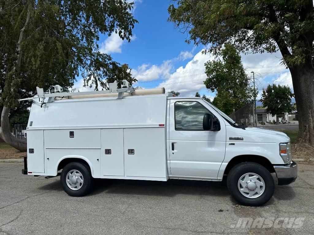 Ford E 350 皮卡.傳統半斗卡車/側卸板