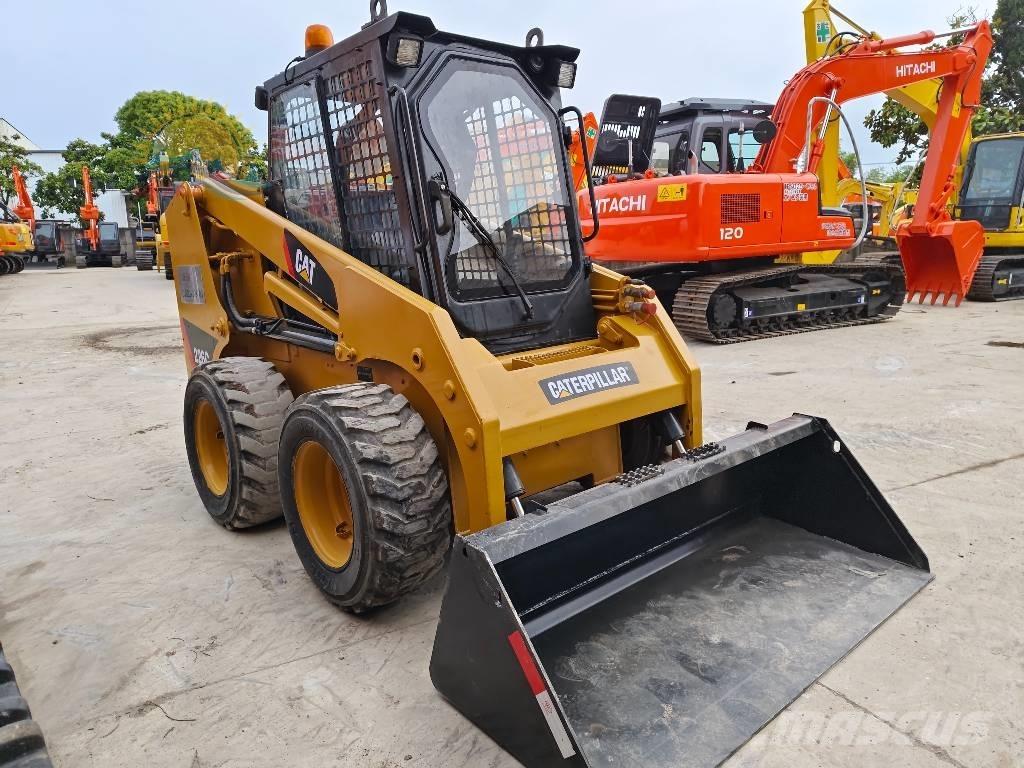 CAT 226 C 滑移轉向裝載機