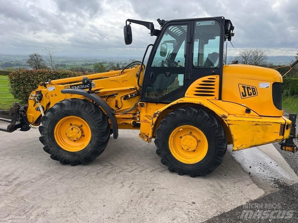 JCB TM 300 農業用伸縮臂裝載機
