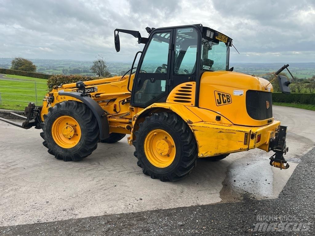 JCB TM 300 農業用伸縮臂裝載機