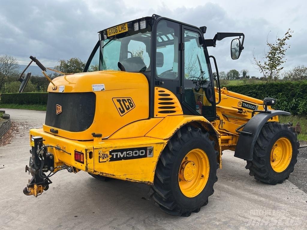 JCB TM 300 農業用伸縮臂裝載機