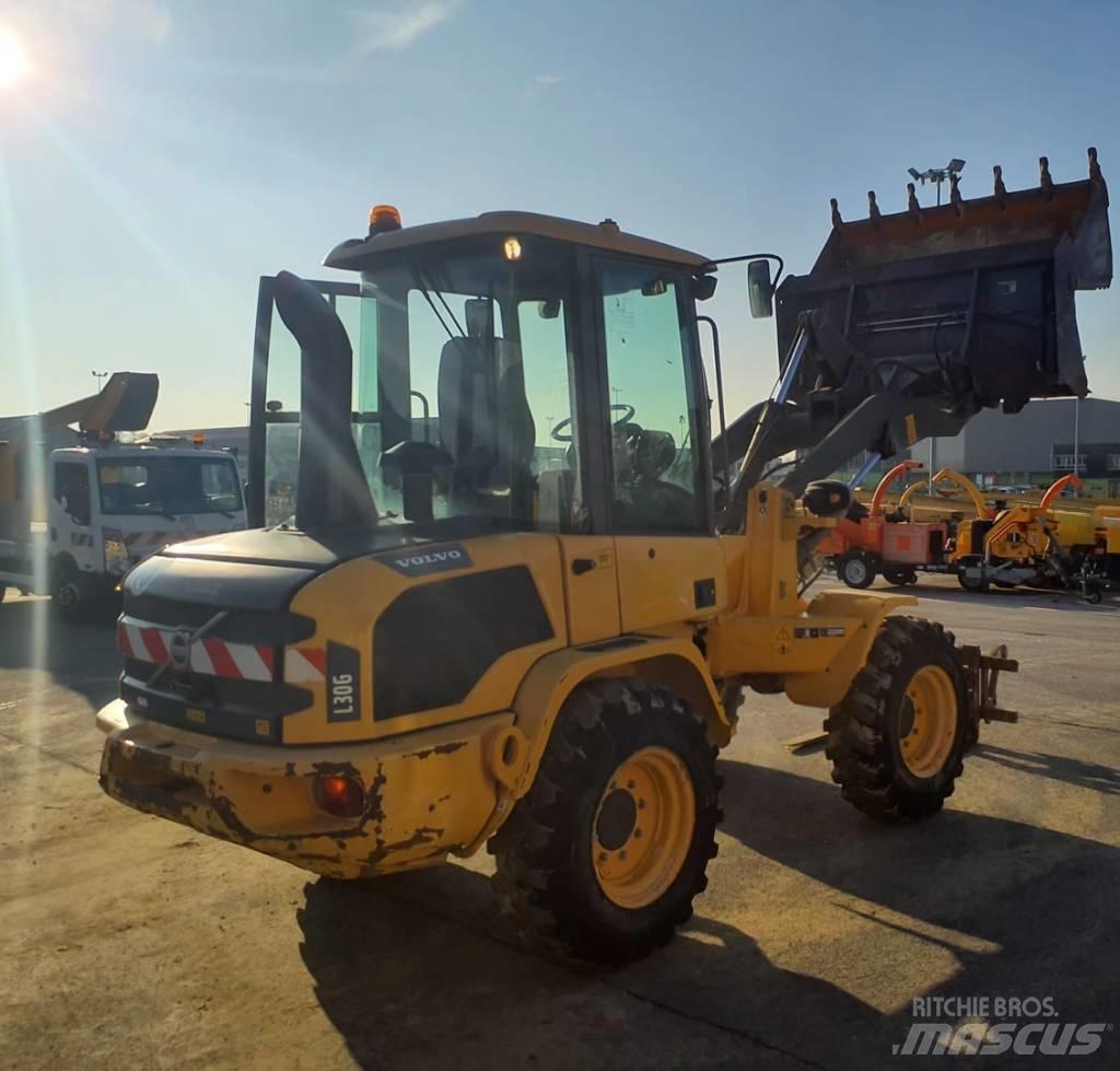 Volvo L30G 輪胎式裝載機
