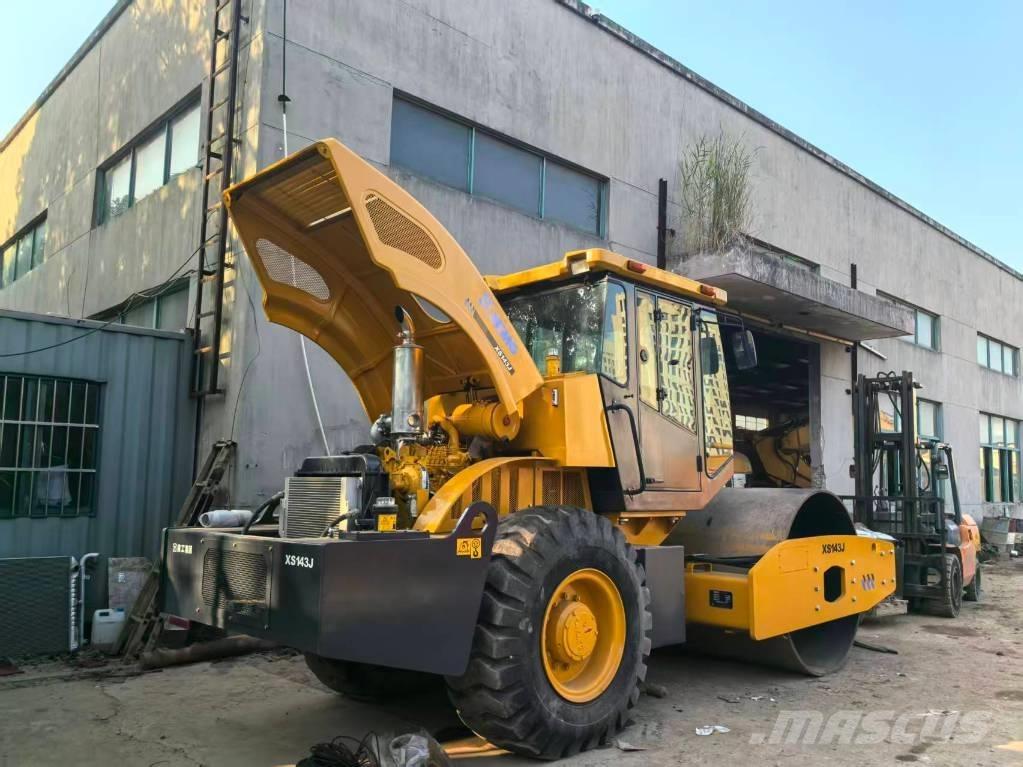 XCMG XS 142 J 單輪滾壓機