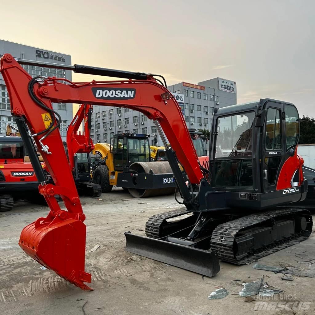 Doosan DX60-9C 小型挖土機/掘鑿機<7t(小型挖掘機)