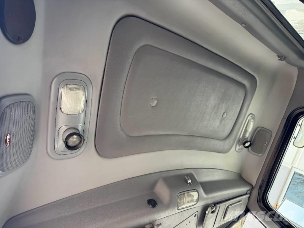 Peterbilt 389 曳引機組件