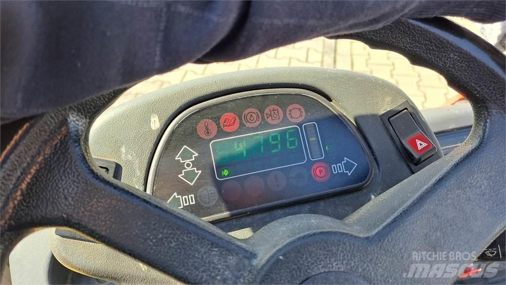 Linde P250 牽引車