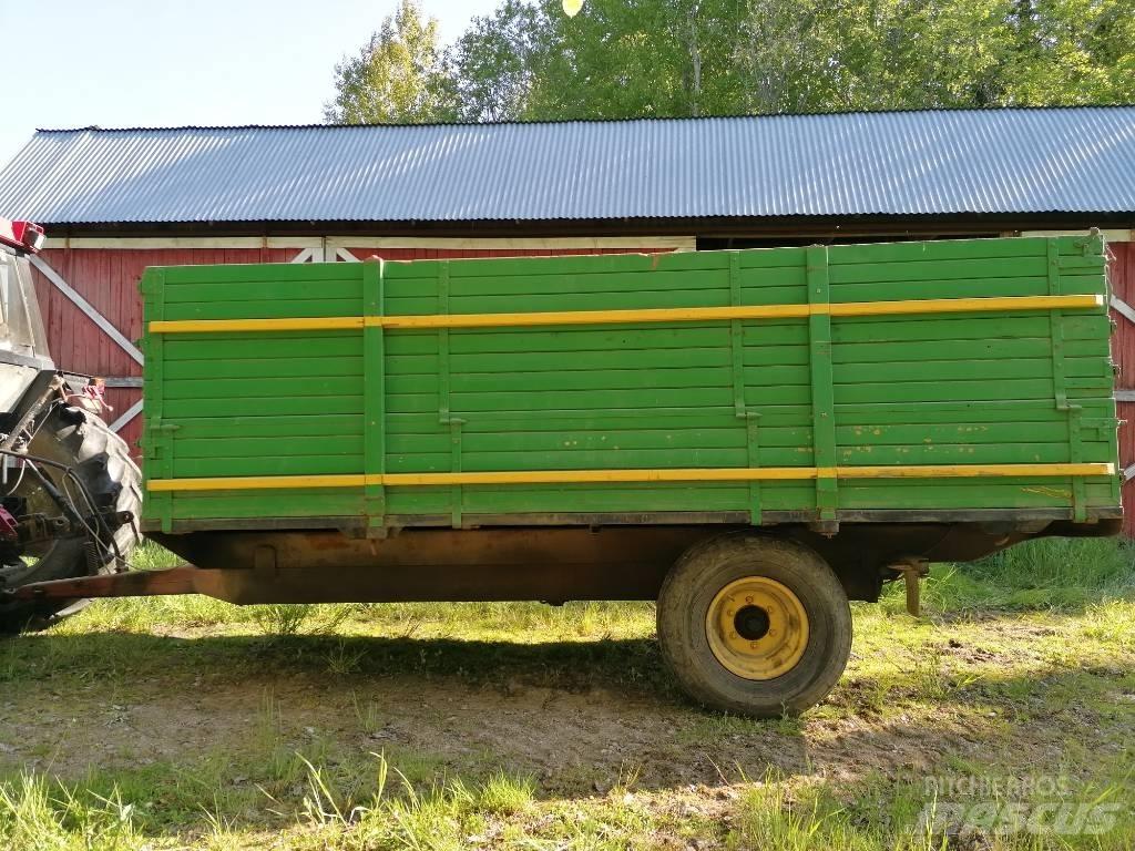 Perävaunu n. 10m3 運糧車