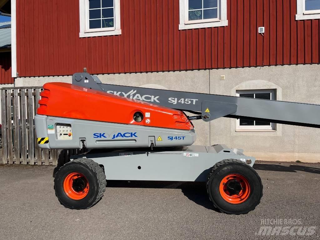 SkyJack SJ 45 T 伸縮臂高空作業車
