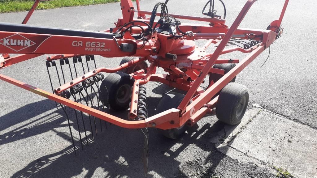 Kuhn 6632 堆草機
