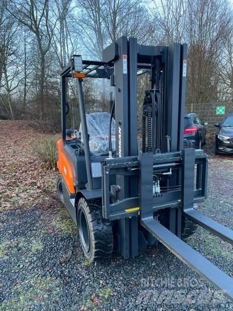 Doosan D30NXS 柴油卡車