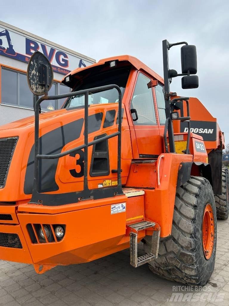 Doosan DA 30 鉸接式起吊車