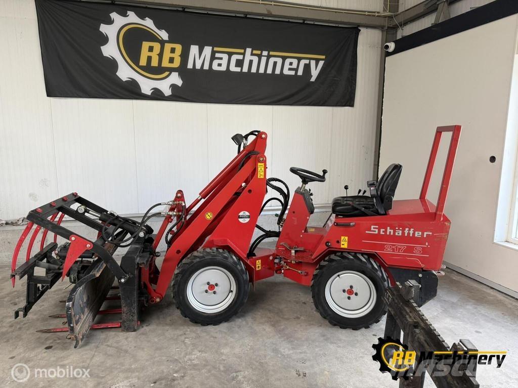 Schäffer 217 S 輪胎式裝載機
