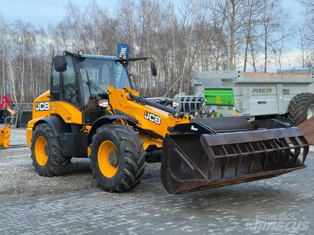 JCB TM 320 農業用伸縮臂裝載機