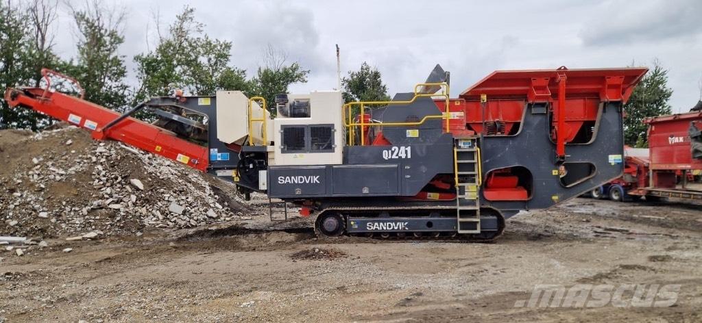 Sandvik QJ 241 移動式壓碎機