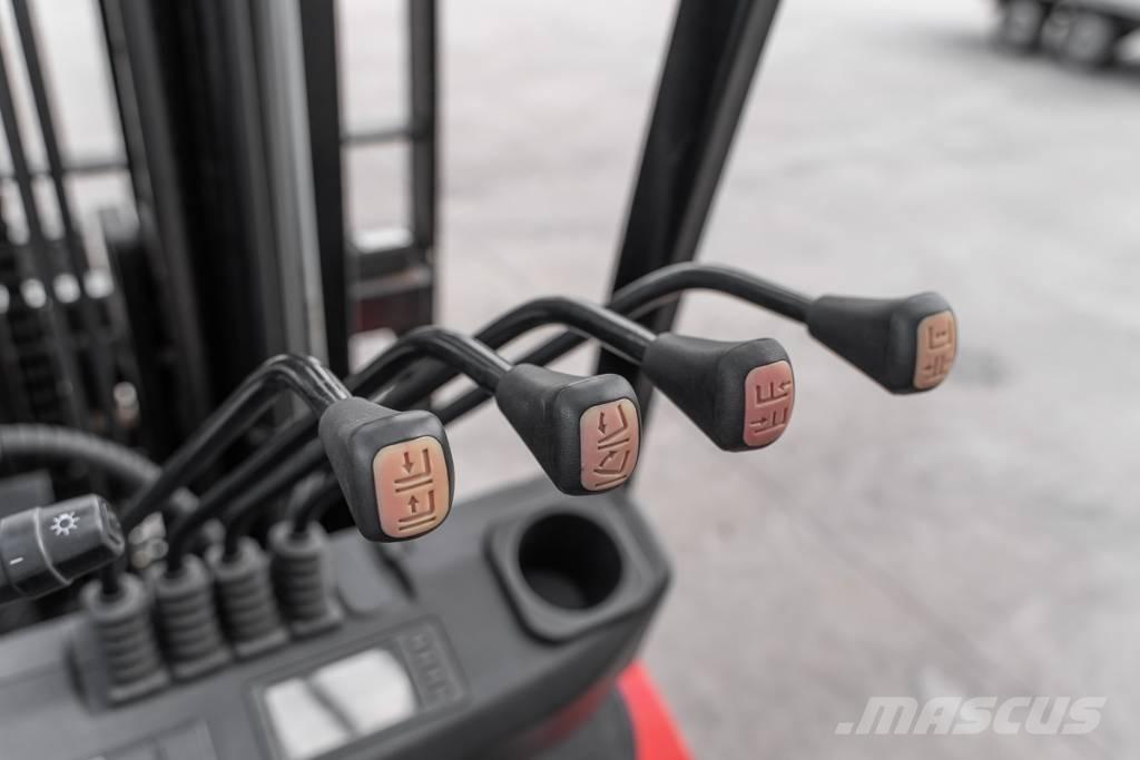 Manitou MI 30 D 柴油卡車