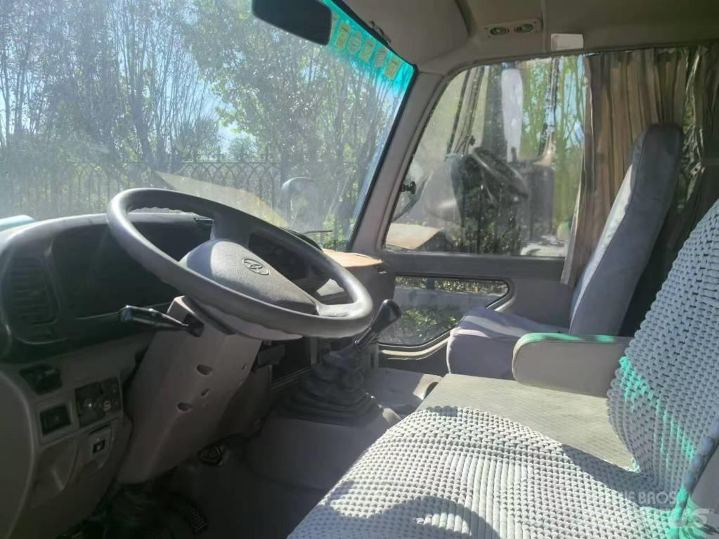 Toyota Coaster 公路客運汽車