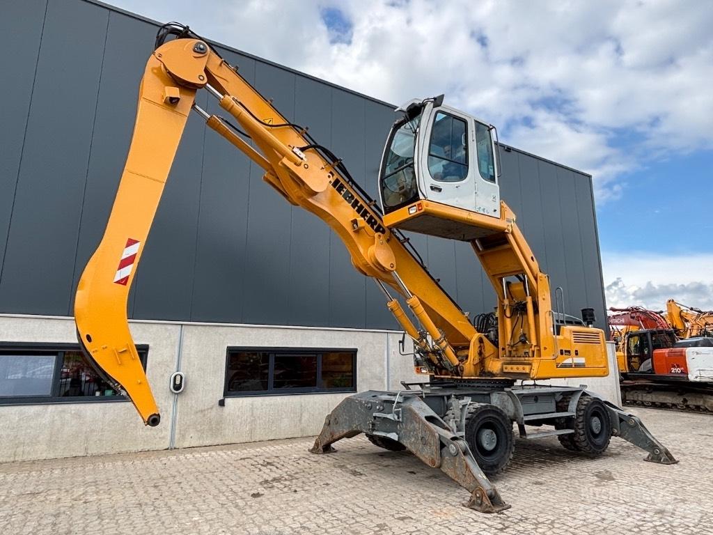 Liebherr A 904 C 廢棄物/工業用操作車
