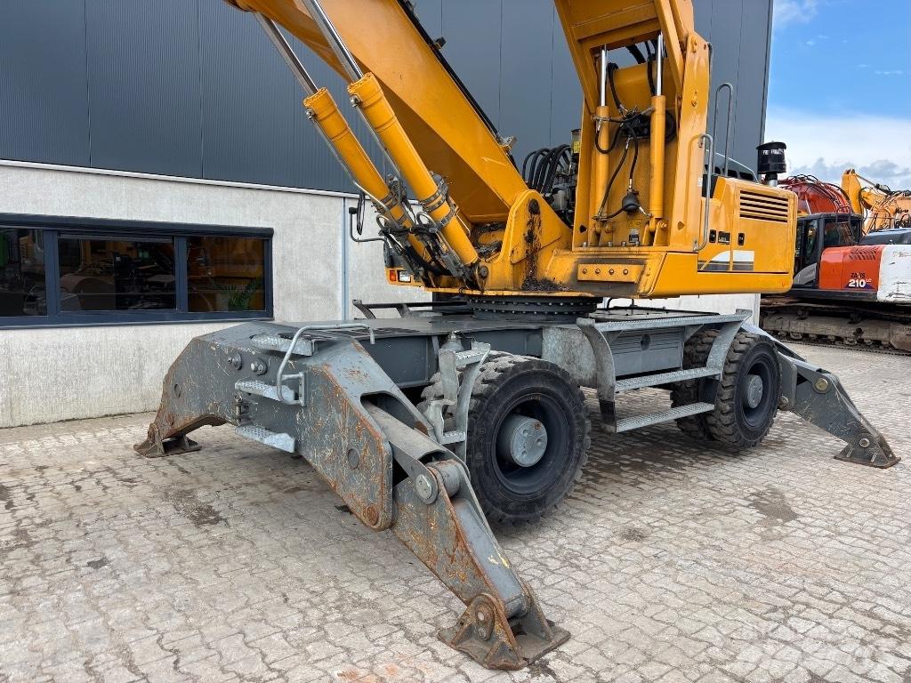 Liebherr A 904 C 廢棄物/工業用操作車