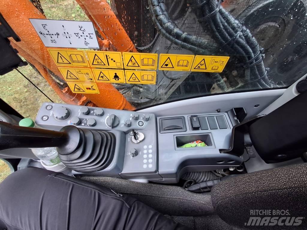 Hitachi ZX 225 US LC 履帶式 挖土機/掘鑿機/挖掘機