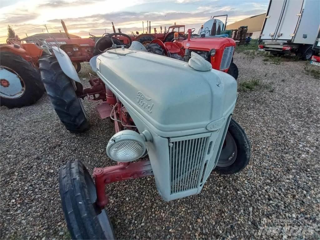 Ford 8N 曳引機