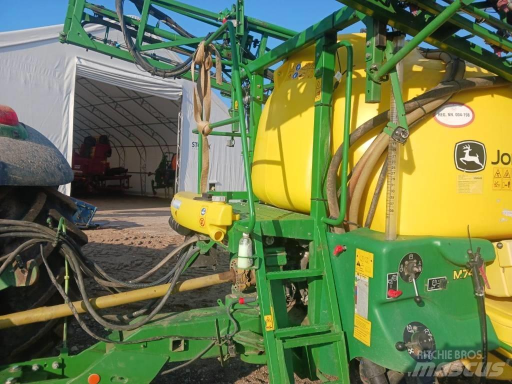 John Deere 740 牽引式噴霧機