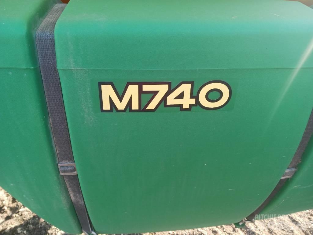John Deere 740 牽引式噴霧機