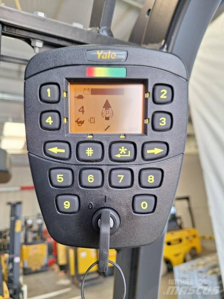 Yale ERP 30 VL 電動堆高機