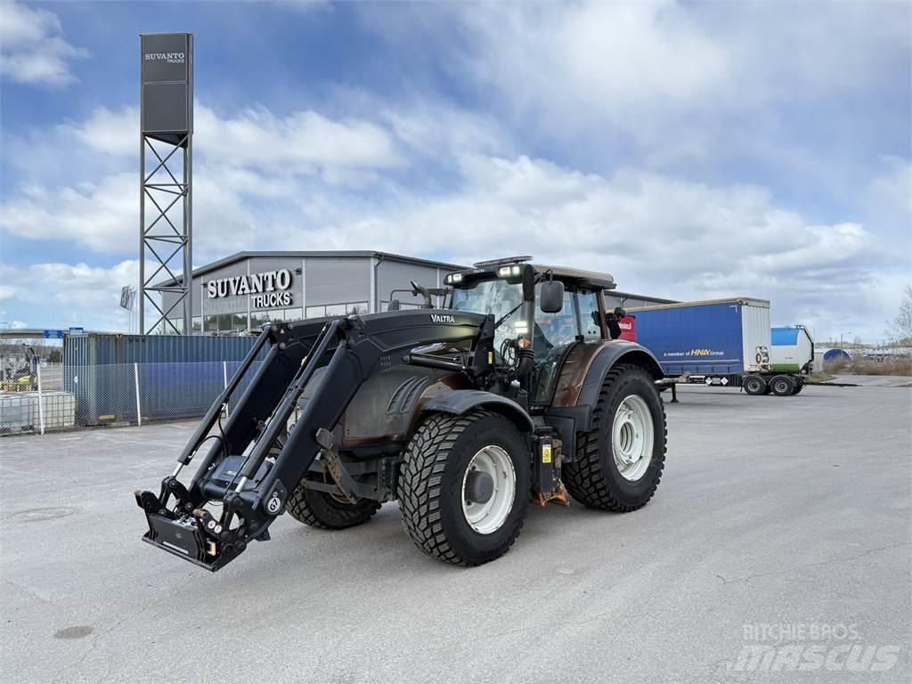 Valtra T203 曳引機