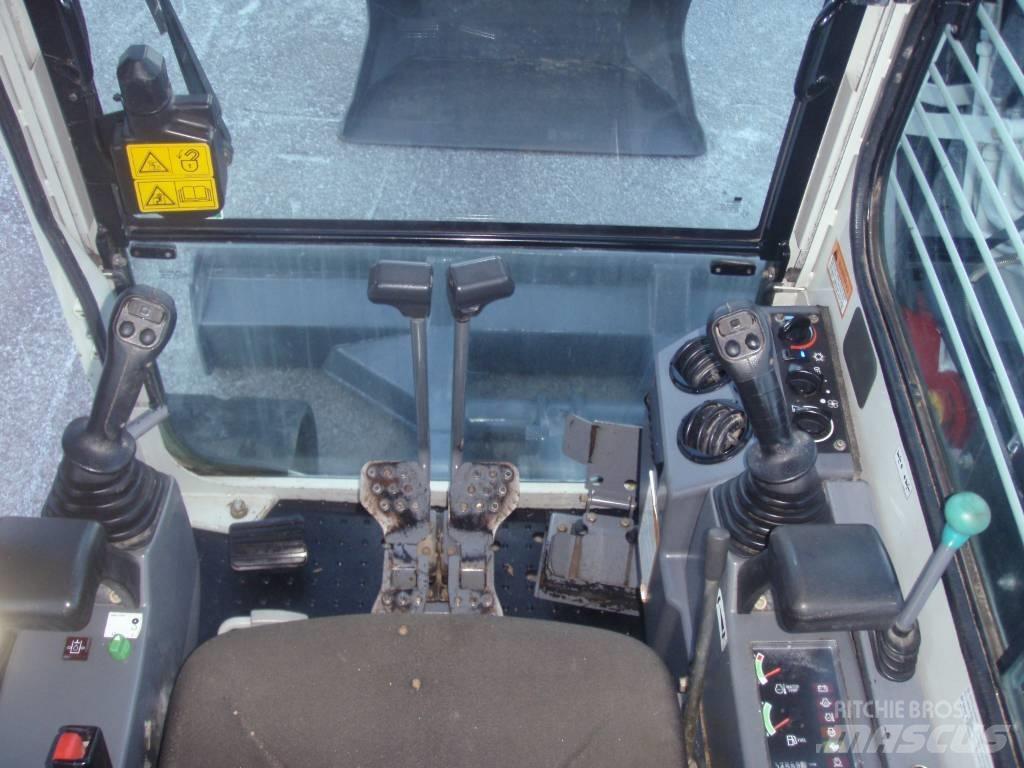 Takeuchi TB153FR 小型挖土機/掘鑿機<7t(小型挖掘機)