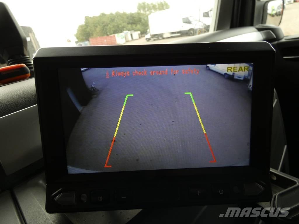 MAN TGL 12.220 貨箱式卡車