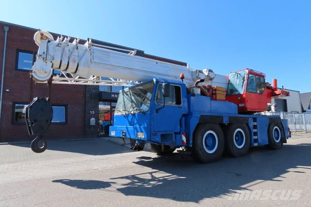 Liebherr LTM 1050-1 全路面起重機/吊車