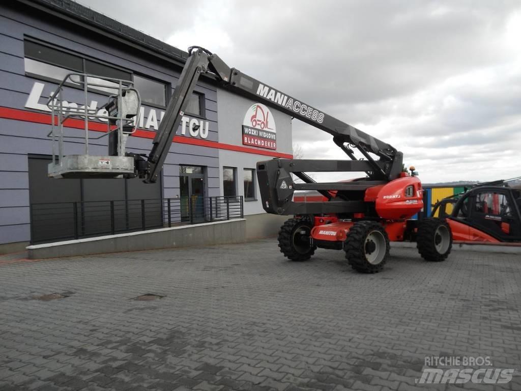 Manitou 200 ATJ 緊湊型自走式伸縮臂式升降機