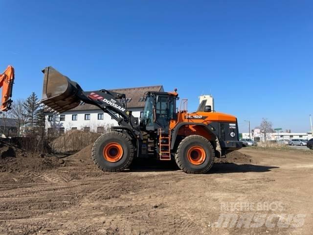 Doosan DL420 輪胎式裝載機