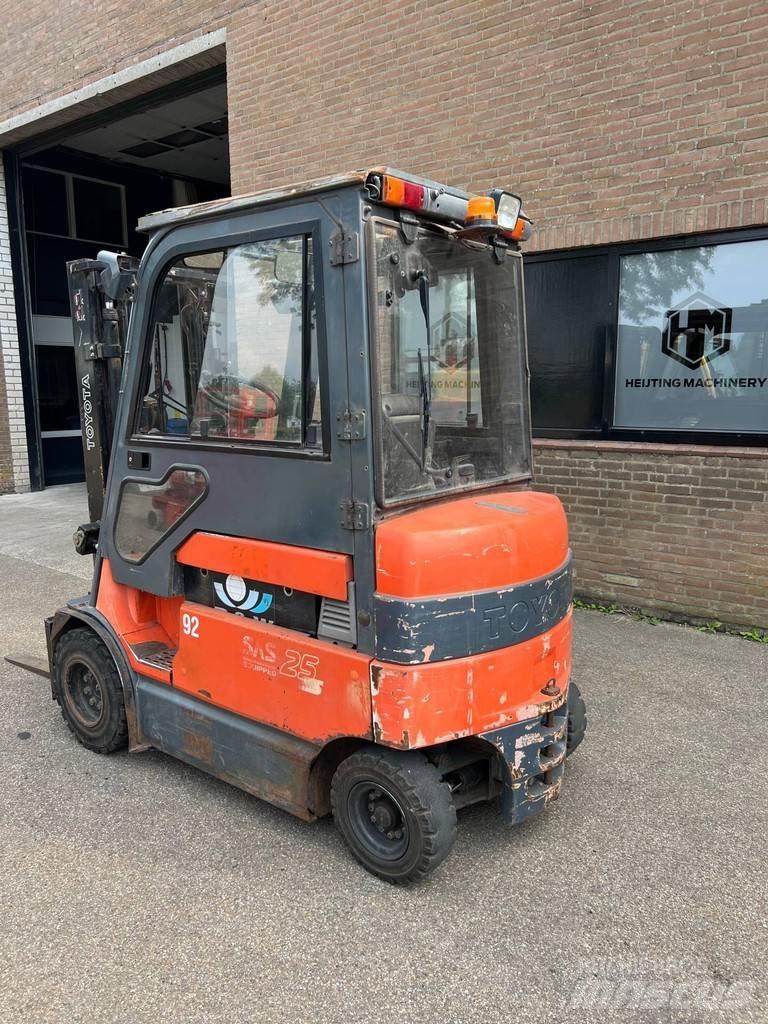 Toyota 7FBMF25 電動堆高機