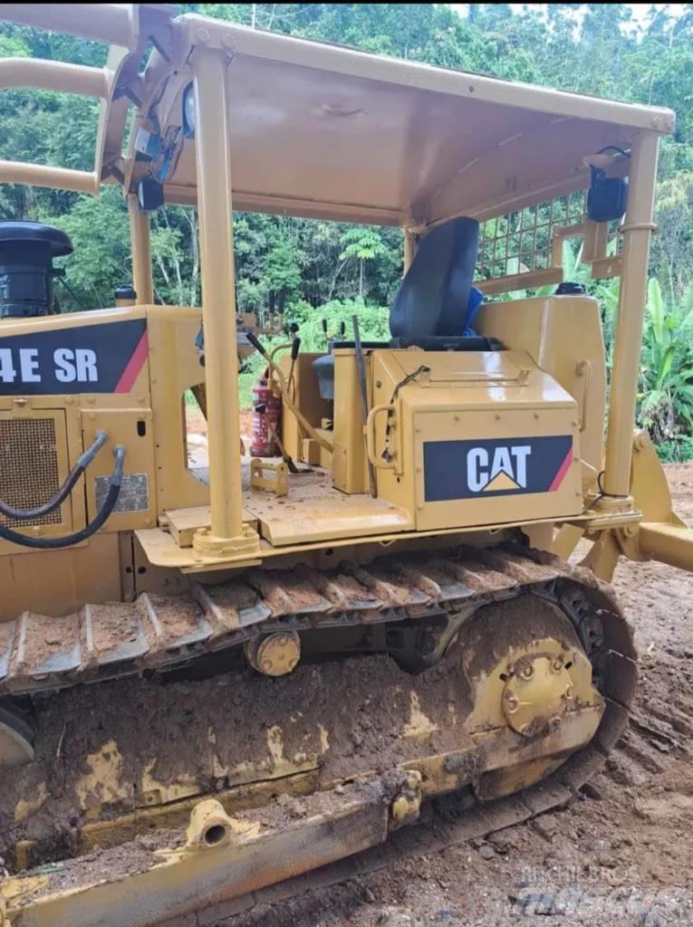 CAT D4SR 小型曳引機