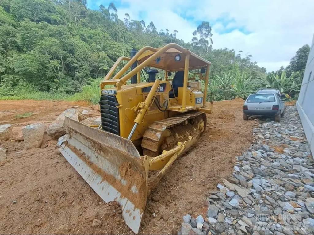 CAT D4SR 小型曳引機
