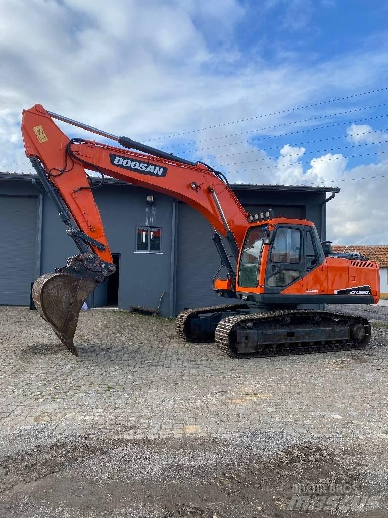 Doosan DX 220 NLC 履帶式 挖土機/掘鑿機/挖掘機