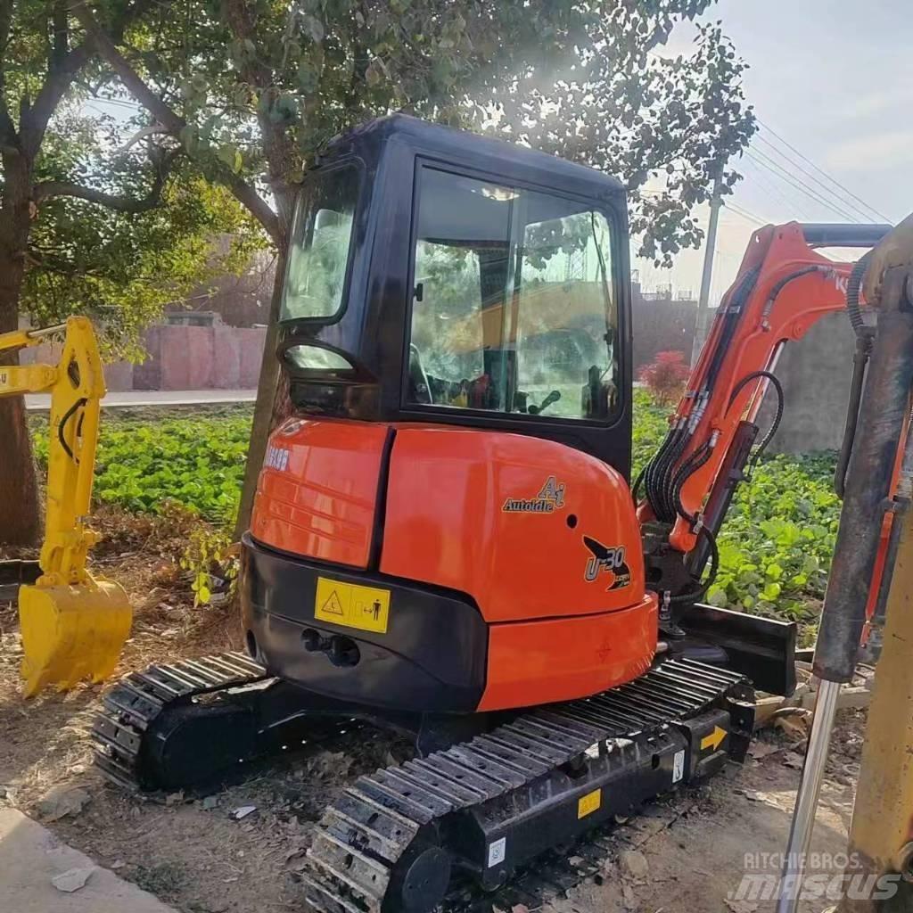 Kubota U 30 小型挖土機/掘鑿機<7t(小型挖掘機)