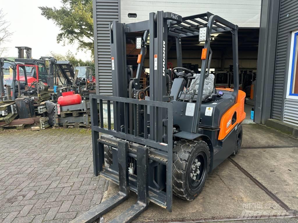 Doosan D30NX 柴油卡車