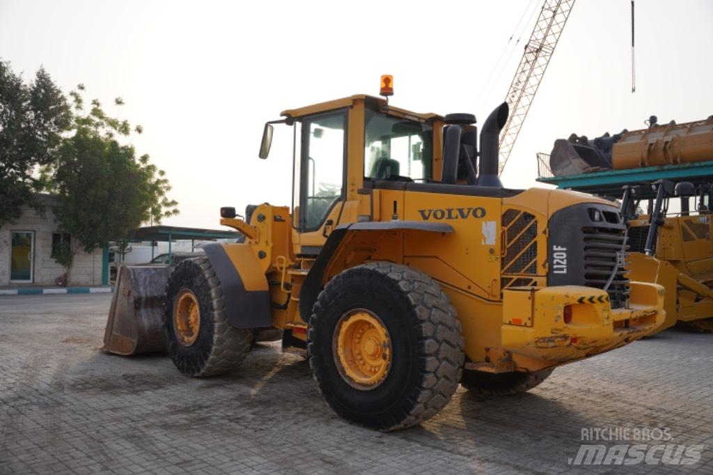 Volvo L 120 F 輪胎式裝載機