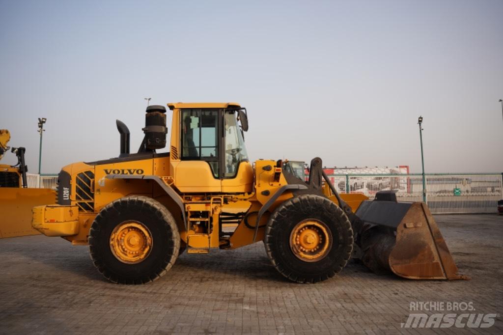 Volvo L 120 F 輪胎式裝載機