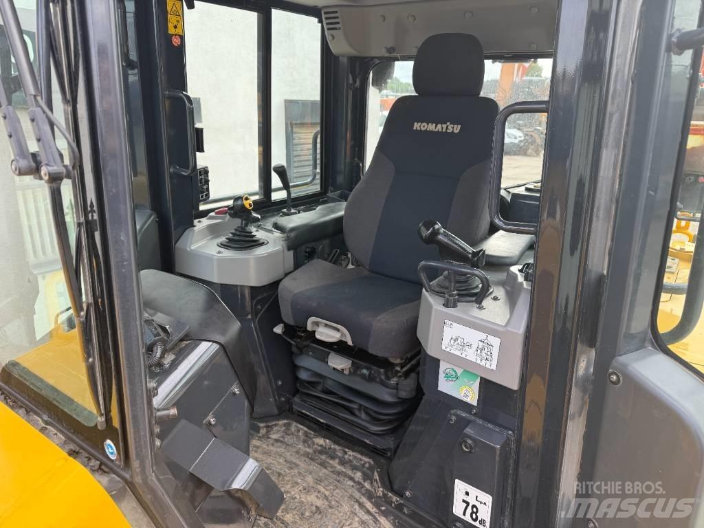 Komatsu D 71P Xi-24 履帶推土機
