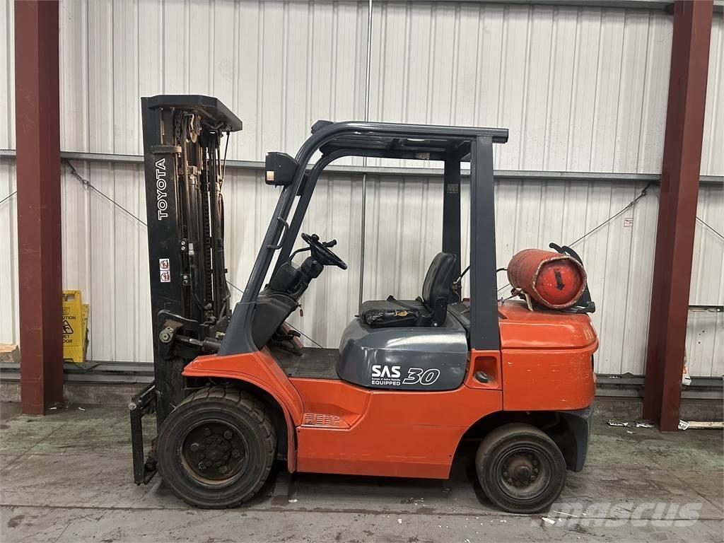 Toyota 7FGF30 液化石油氣LPG卡車