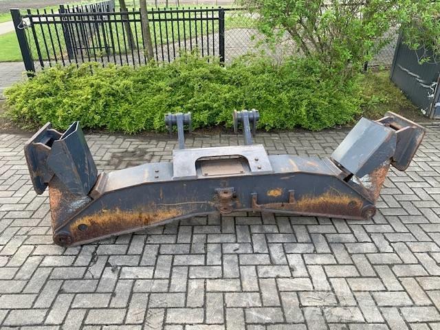 Doosan Outriggers 底盤和懸架