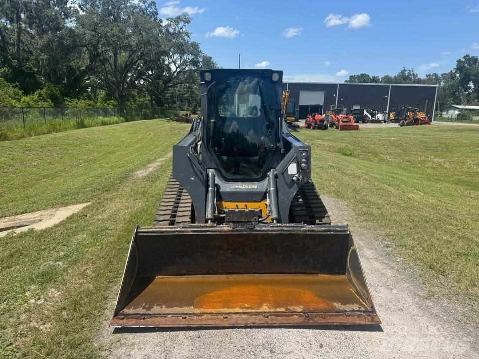 John Deere 325 滑移轉向裝載機