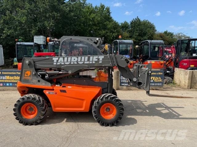 Ausa T 144 H 伸縮臂操作車